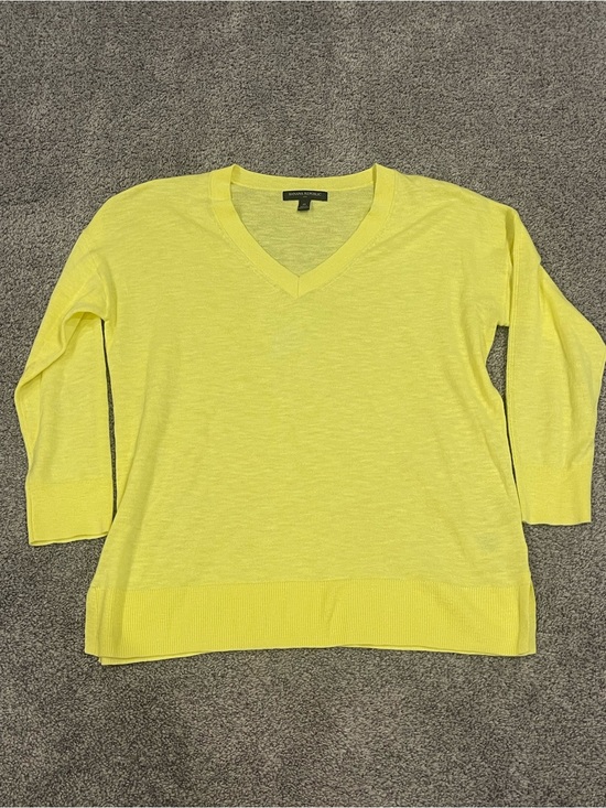 Banana Republic Sweaters - Banana Republic Yellow V-Neck Lightweight Sweater | Size M